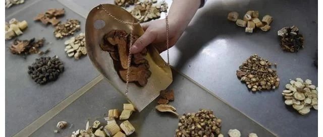 岂有画堂登猪狗，哪来鞋拔作如意！